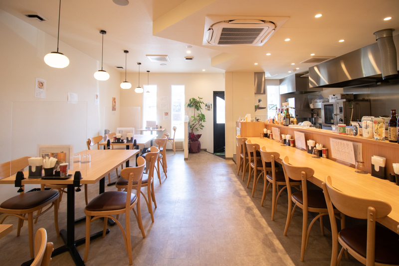 ramen 雨燕(あまつばめ)の内観