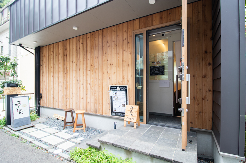 石川県金沢市のパンケーキ専門店こびとぱん金沢店の外観