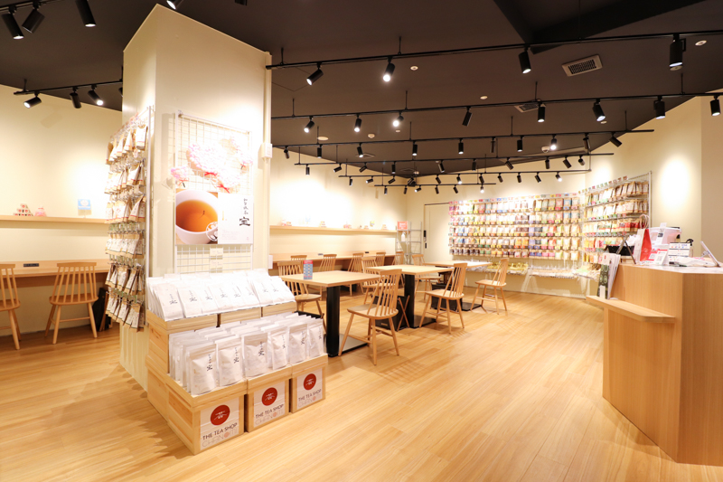 THE TEA SHOP CHANOMI 近江町市場2号店の店内
