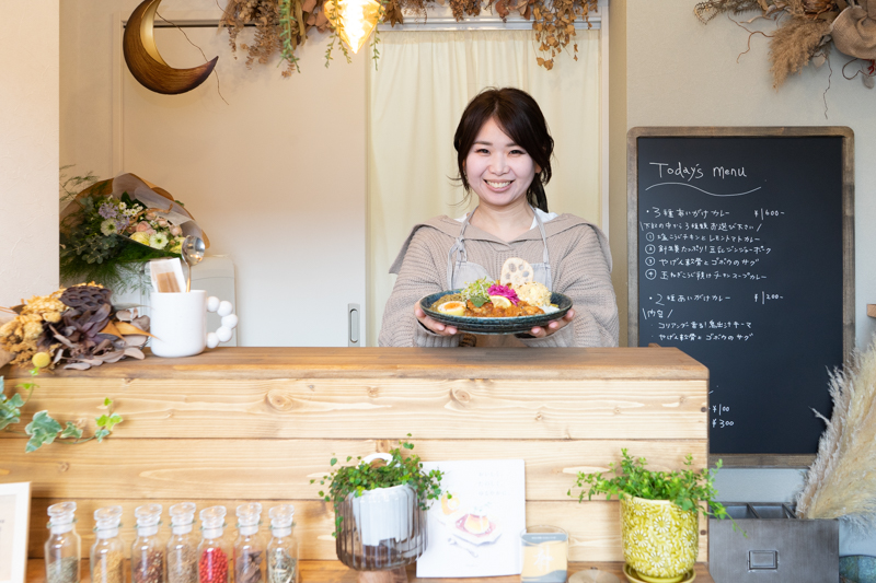 石川県金沢市にあるスパイスカレーのお店旅するスパイスTANE
