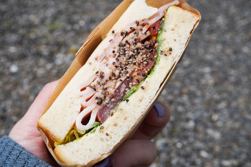 ミスターシェフ片町店のBLTサンド