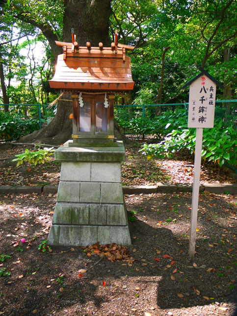 泉穴師神社10