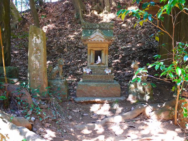 虎柏神社