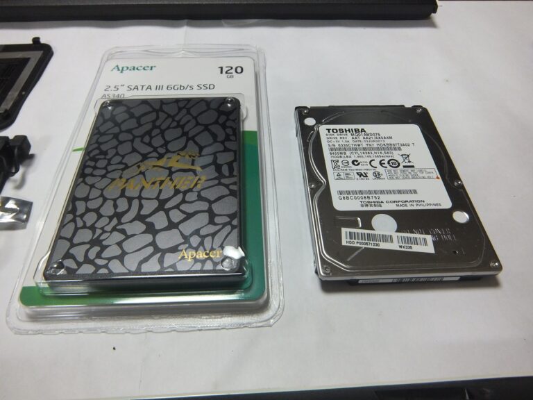 東芝 dynabook T353/23F CPU：Celeron 1037U 1.8GHz / メモリ