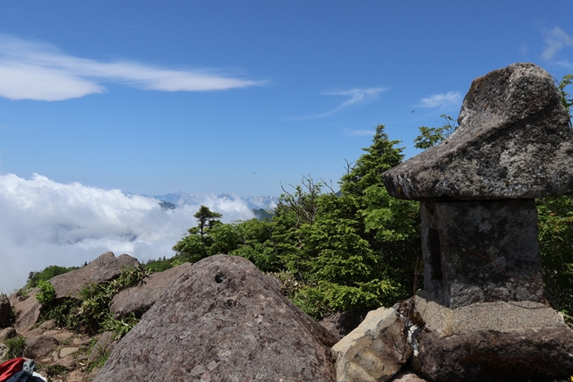 黒姫山の池巡り - 新緑のこもれび