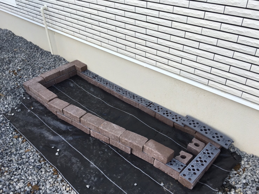 Diy らくらくレンガセットを使って花壇作ってみた Wilikesの日記