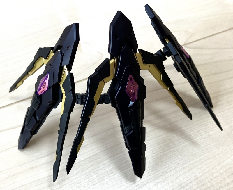中華プラモ【星墜】制作記③ 手のパーツが多い、武装も多い、プレイ