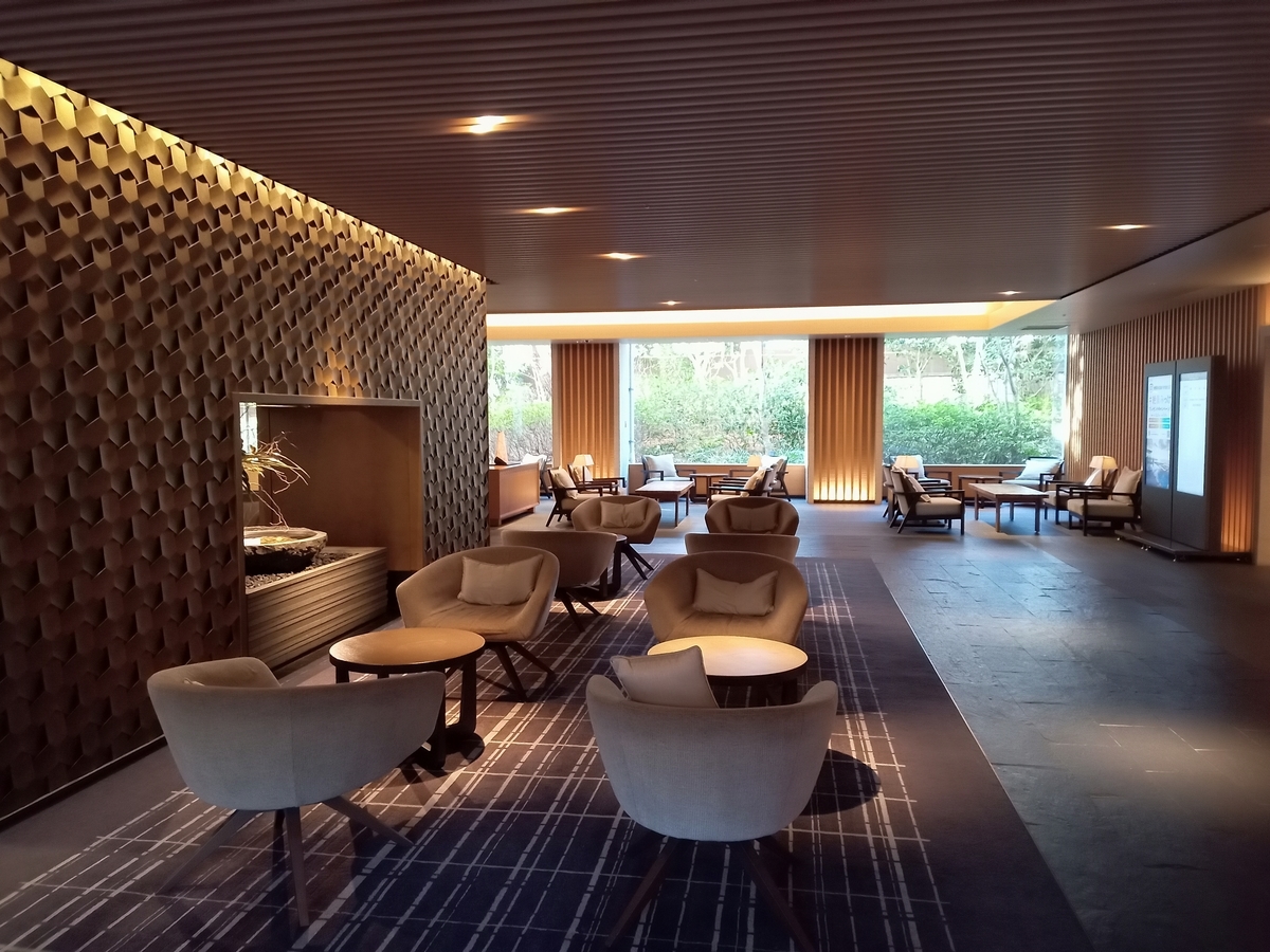 ザ・プリンスさくらタワー東京、オートグラフコレクション レセプション＆ロビーエリア（Marriott & Go）