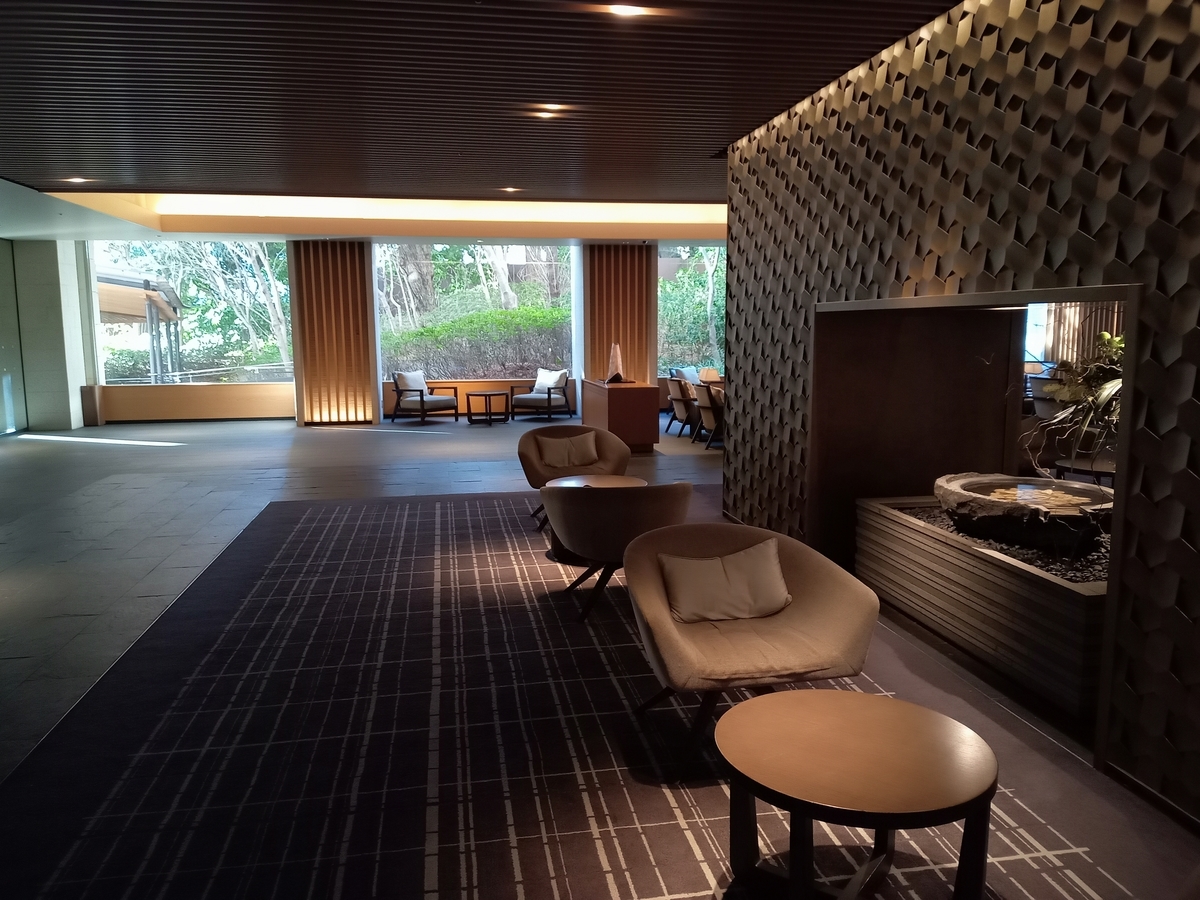 ザ・プリンスさくらタワー東京、オートグラフコレクション レセプション＆ロビーエリア（Marriott & Go）