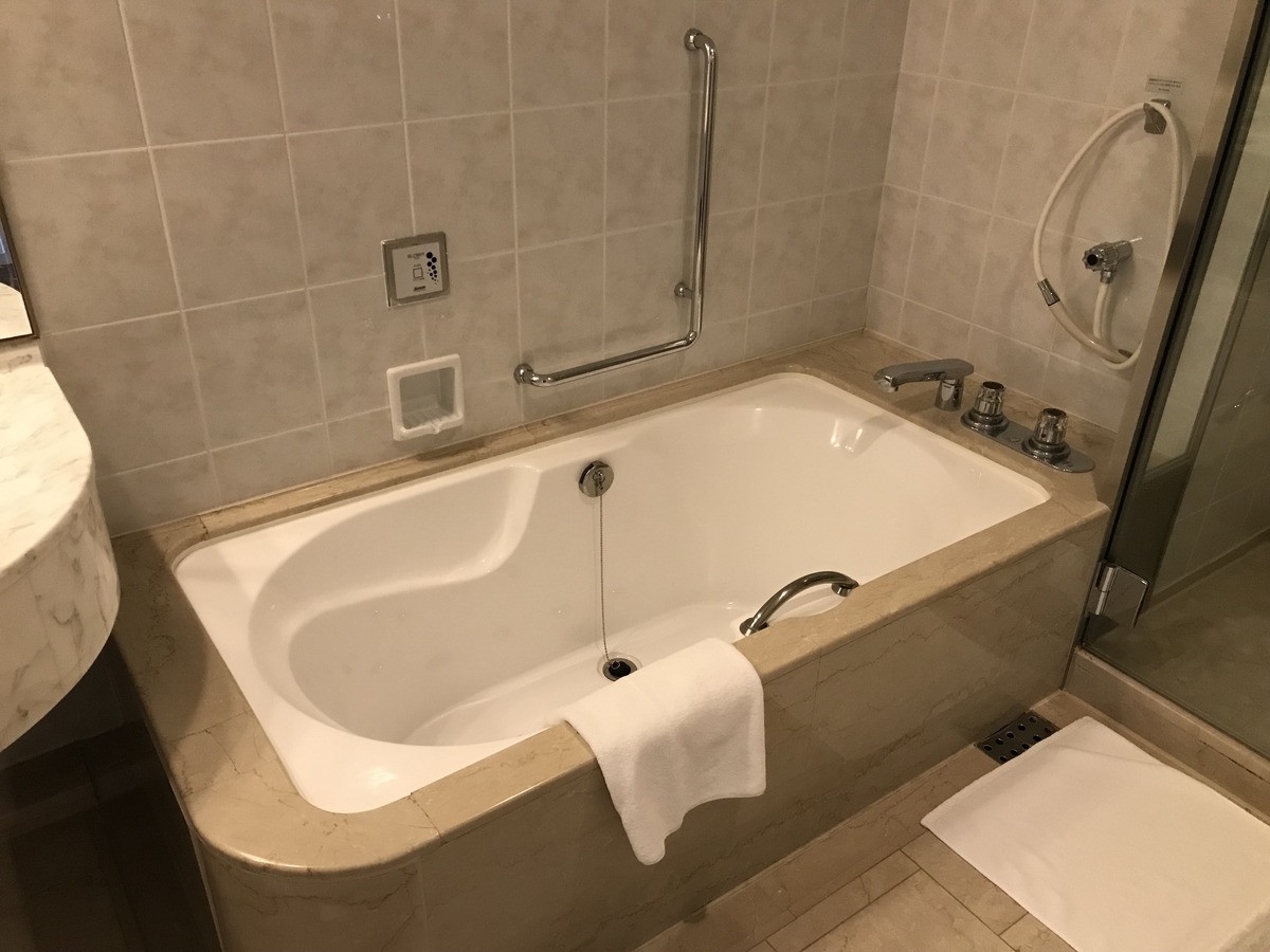 ザ・プリンスさくらタワー東京 デラックスタワービューキング バスルーム（Marriott & Go）