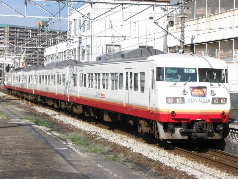 117系 E03編成 (岡山電車区所属) - 海峡を越えた先には
