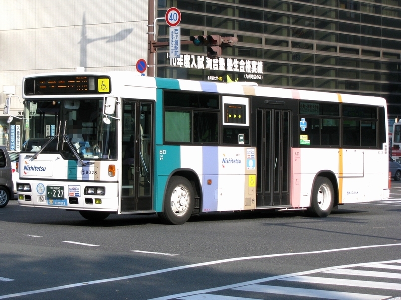 西鉄バス北九州 9028 - 海峡を越えた先には
