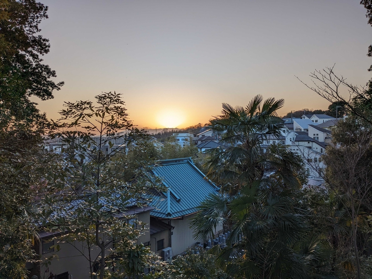 丘の上から見た住宅地