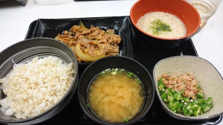  8/31 麦とろ牛皿御膳＠吉野家