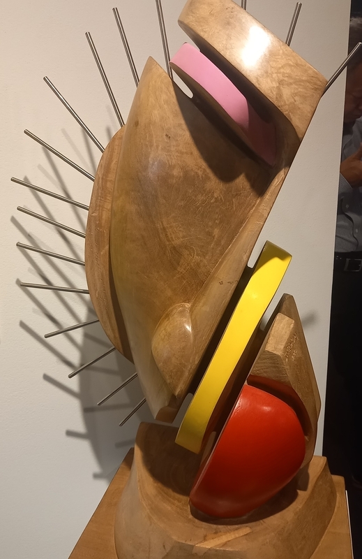 木材彫刻の魅力：ドミニカ共和国の彫刻家フアン・トリニダード来日