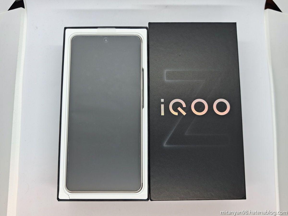 8000mAhバッテリー搭載モンスタースマホ 「iQOO Z10 Turbo+」 実機