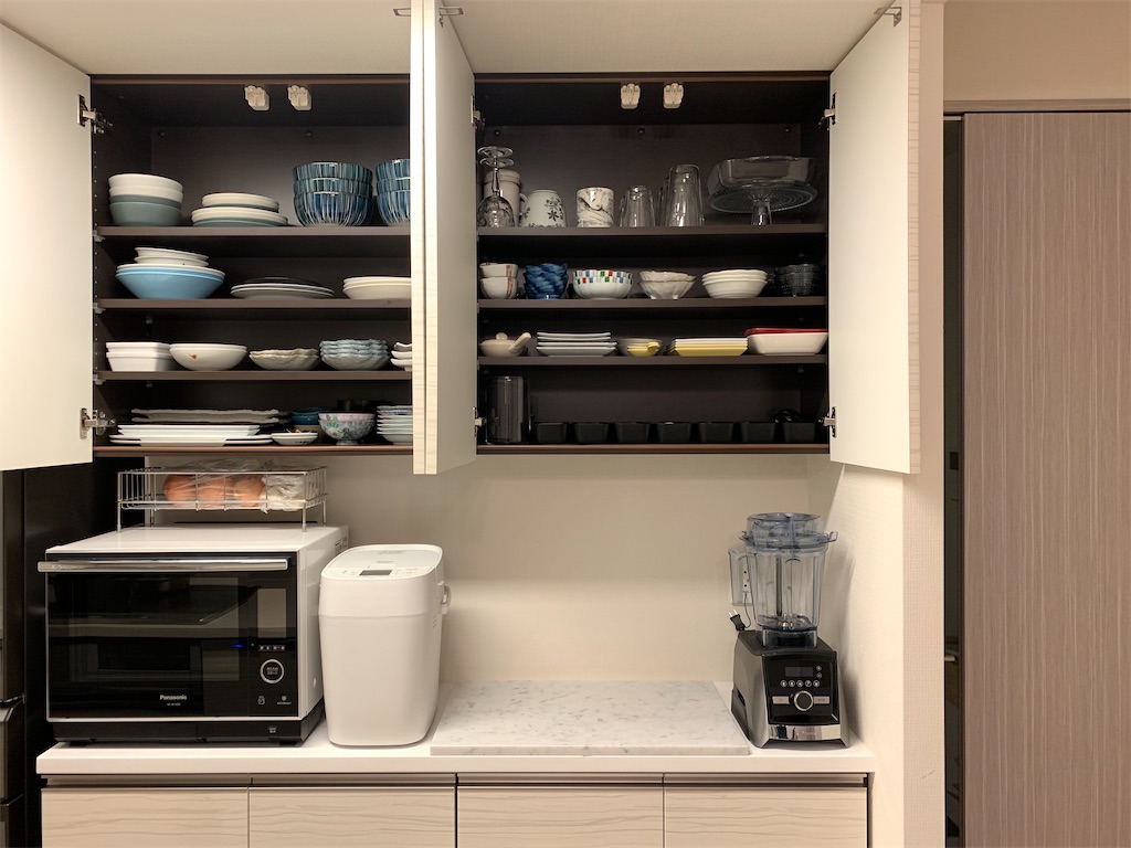 見せないキッチン収納 すっきりブラックインテリア