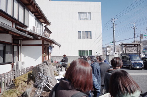 102Ricoh GRⅡ秩父市野坂町一丁目豚味噌丼本舗野さか行列.