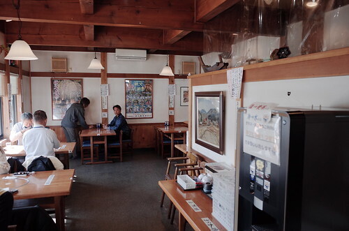 106Ricoh GRⅡ秩父市野坂町一丁目豚味噌丼本舗野さか店内.