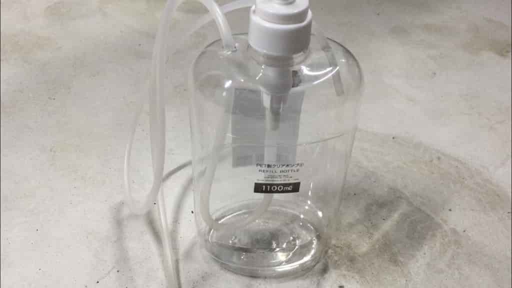 ブレーキのエア抜きを100均ボトルで自作する方法 短時間でサックと簡単に作れちゃう 車の点検を自分で出来るメンテナンス方法 ブレーキのエア抜きを100均ボトルで自作する方法 短時間でサックと簡単に作れちゃう 車の点検を自分で出来るメンテナンス方法