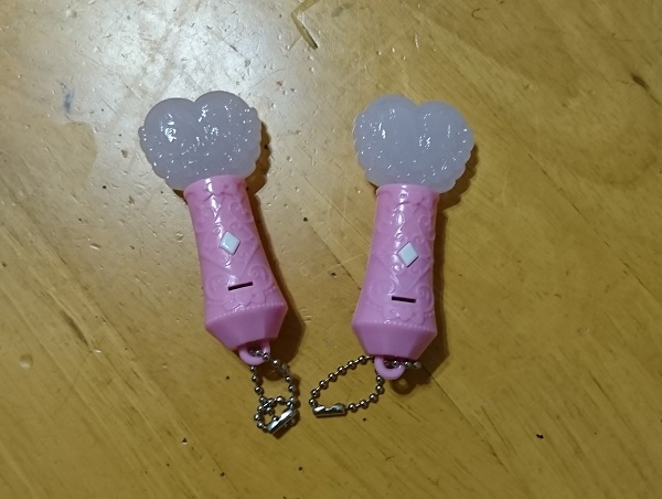 映画hugっと プリキュア ふたりはプリキュア 次女が映画館デビュー 3歳未満 チケット無しでもミラクルライトは貰える アラフィフママの雑記ブログ 映画hugっと プリキュア ふたりはプリキュア 次女が映画館デビュー 3歳未満 チケット無しでもミラクルライトは貰える アラフィフママの雑記ブログ