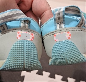 靴の名前つけにも 貼るだけ簡単 ノンアイロンお名前シール が便利です Sale中の今がお買い得 1 730円 1 000円 アラフィフママの雑記ブログ 靴の名前つけにも 貼るだけ簡単 ノンアイロンお名前シール が便利です Sale中の今がお買い得 1 730円 1 000円 アラフィフママの雑記ブログ
