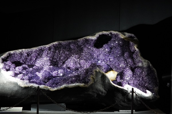 博物館よりすごい高値が付いた、鉱石です！！