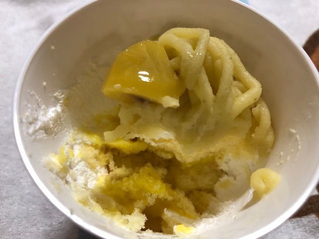 なつかしモンブラン残り三分の一 コンビニスイーツ