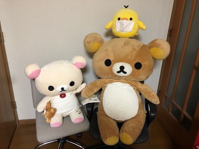 モカリーナさんの作品とリラックマのぬいぐるみたち