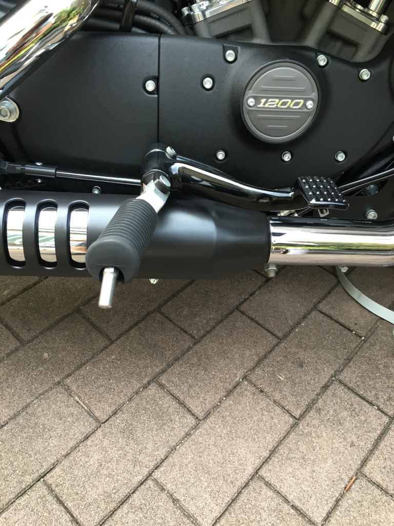 やっとロードスターのステップを交換 - 文系がハーレー乗りに