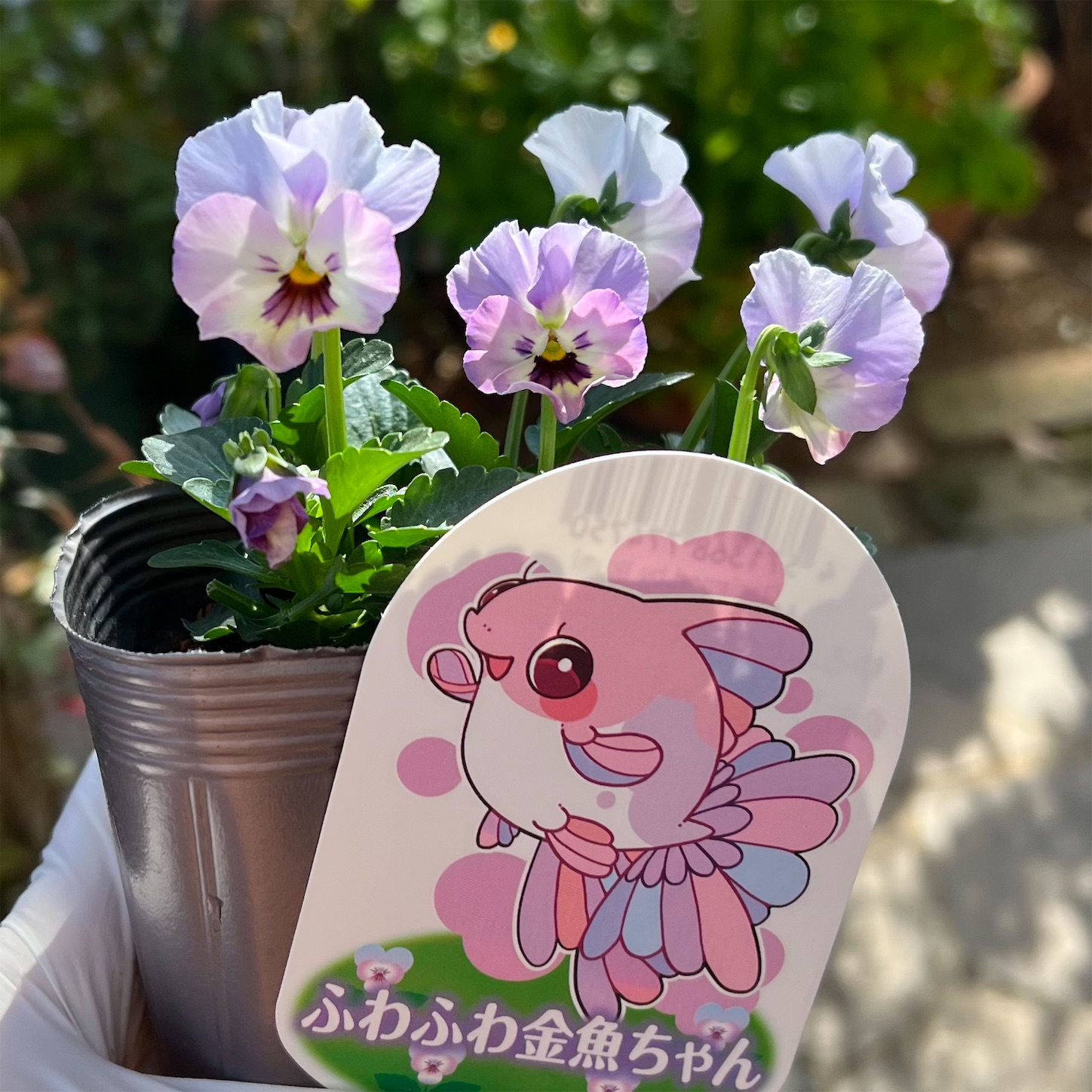 ハンドメイド❣️秋の公園、わんちゃん兄妹のお魚釣り❣️フェイク多肉フラワーアレンジ ふわふわ金魚ちゃんの寄せ植え＊玄関ドアのラッチと鍵穴の潤滑剤