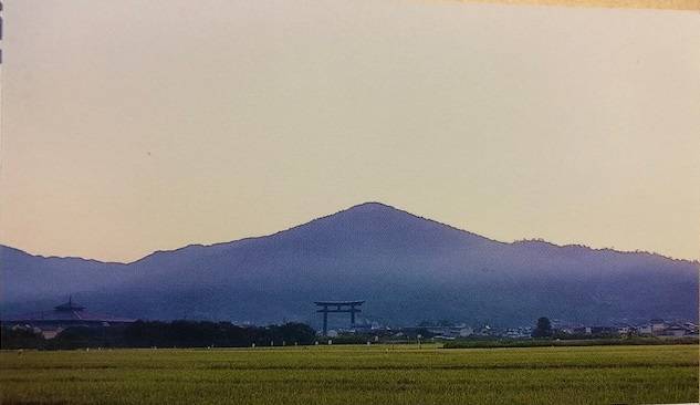 大鳥居と三輪山 大神神社