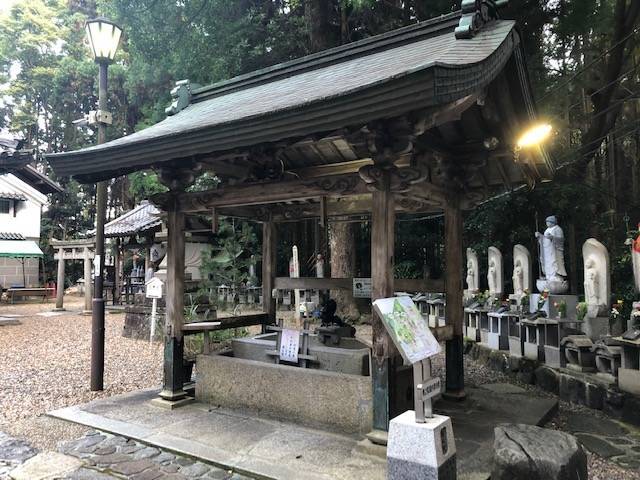 宝山寺