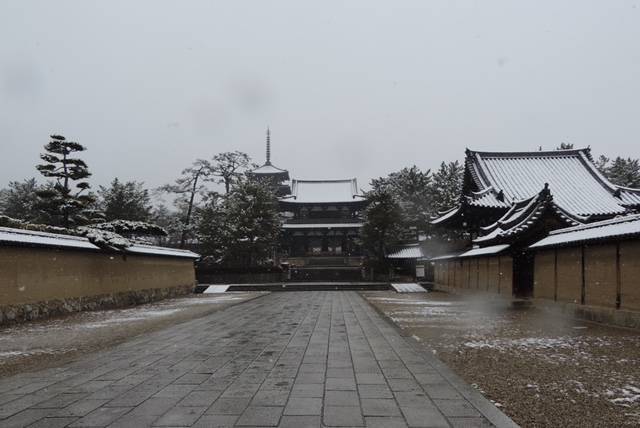 法隆寺西院伽藍・国宝だらけの空間にようこそ - kumakuma blog クマ子