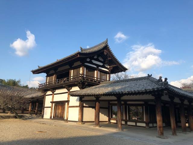 法隆寺西院伽藍・美しさの中に悲しみを秘めた世界最古の五重塔