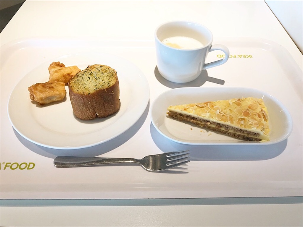 イケアのアーモンドケーキ＆絶品ガーリックトースト（IKEAレストラン） 1日1スイーツ カフェめぐり記録