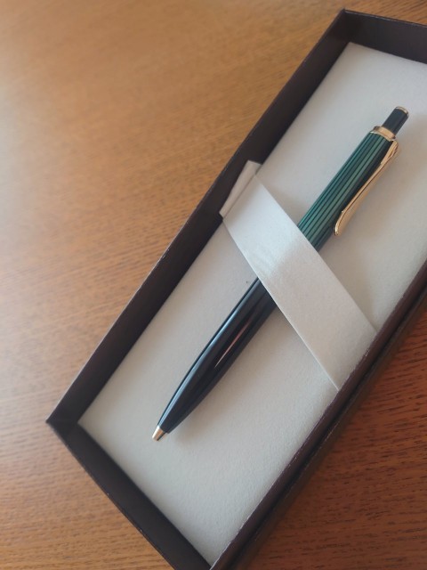 【新品未使用】ペリカン PELIKAN スーベレーン K400 ボールペン 緑 新品)Pelikan ペリカン ボールペン スーベレーン K400 グリーン