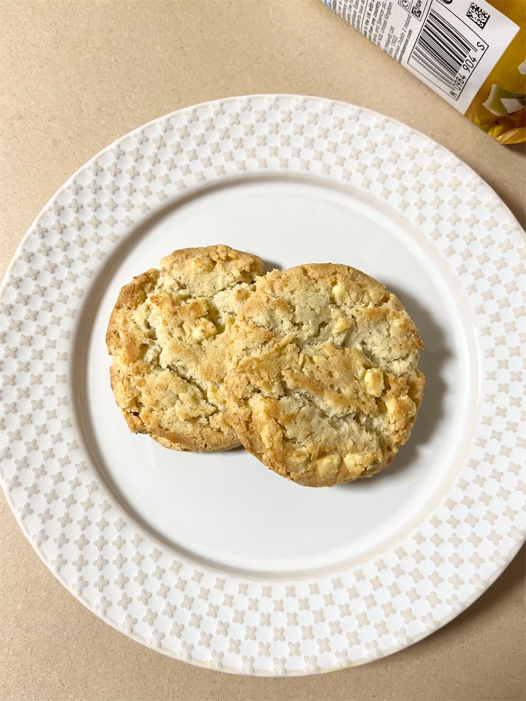  Bakery チーズビスケット・M&Sシシリアンレモンクッキー M&S Sicilian Lemon & White Chocolate Cookies 200g M&S マークス
