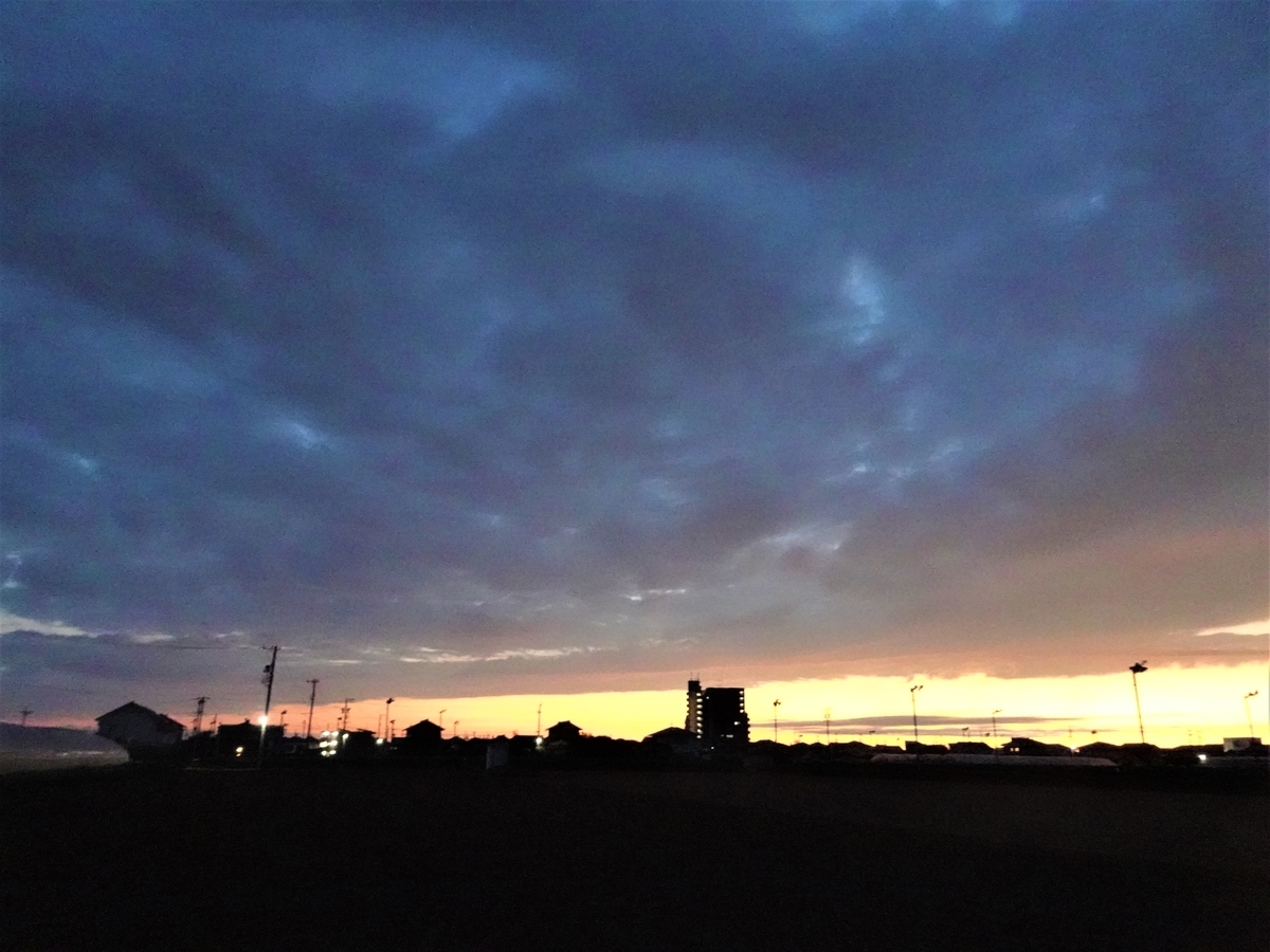 浜ちゃんの散歩道( 137 ) 刻々と変化する夜明けと夕暮の風景 - y_hamadaのブログ