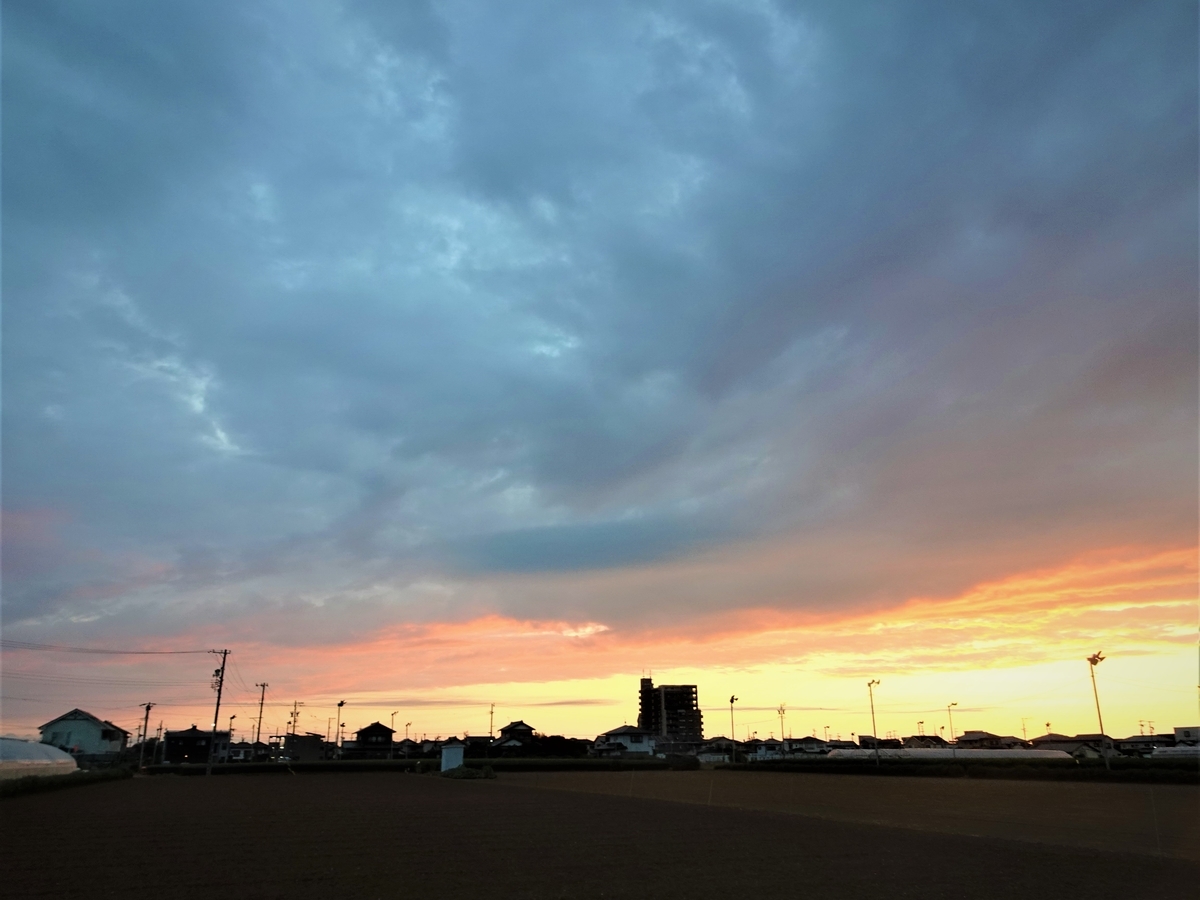 浜ちゃんの散歩道( 137 ) 刻々と変化する夜明けと夕暮の風景 - y_hamadaのブログ