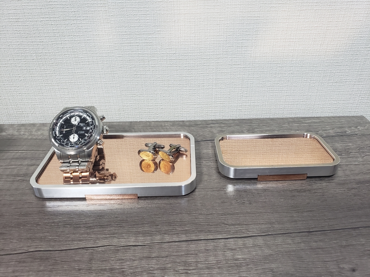モダンデザインのアルミケース(小物入れ／アクセサリートレイ 
