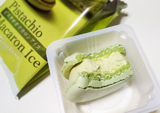 ピスタチオマカロンアイス断面