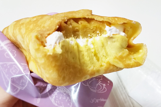 ファミマの紅はるかのスイートポテトクレープ断面