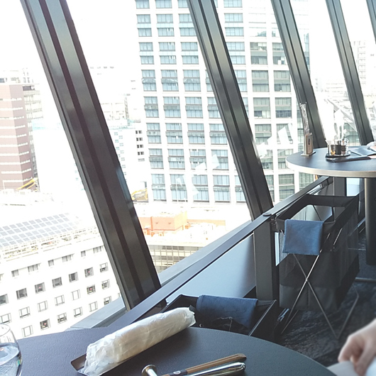 ホテルニューオータニVIEW＆DINING THE SKY窓際