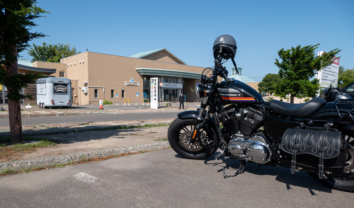 道の駅しんしのつ前に停めたHarley-Davidson Forty-Eight
