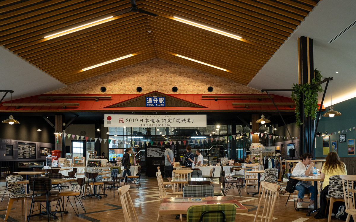 道の駅あびらD51ステーション、追分駅の看板がある館内