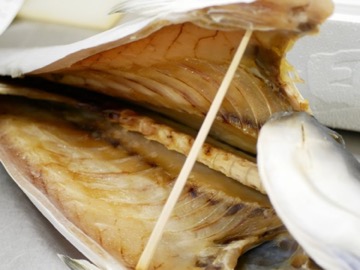 塩ブリ 西日本の正月定番と一部の記事では しかし あのさかなクンも食べたことがなかった 頂きま す やった 塩ブリだ めちゃウマ 美味しいですね さっぱりしてるね コクがあって 血合いがまたおいしい 現在の塩ブリはどのような状況なのか どなた