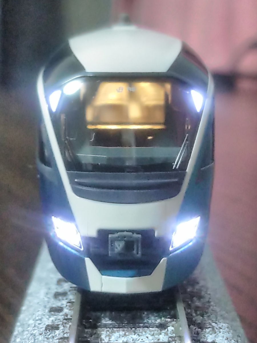 KATO E261系「サフィール踊り子」室内灯・内装ステッカー付 KATO E261