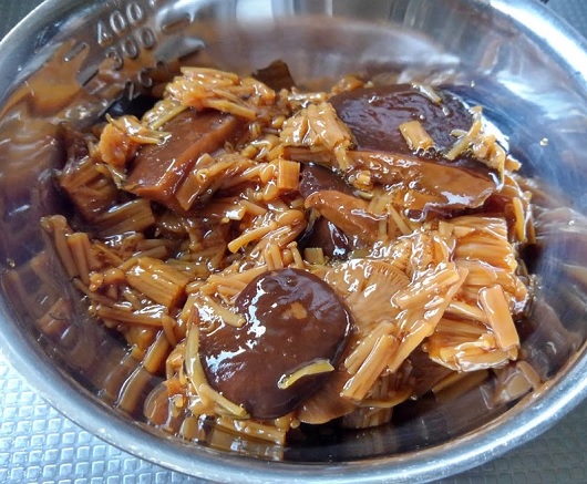 信州中野 黒あわび茸を刺身とバター炒めで食べる 食べチョク 大人女子ヤギネの食レポブログ