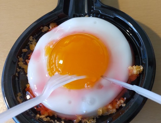 パチパチ音がする！目玉焼きゼリーを食べるよ。 - ヤギネの食レポブログ